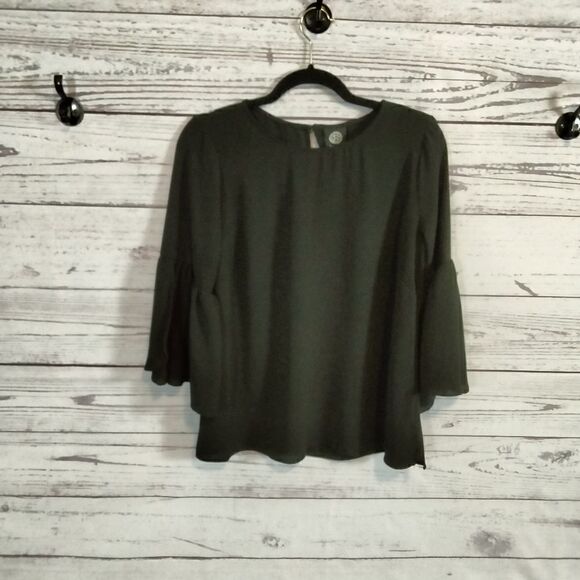 Pre-owned. "Bobeau" woman's blouse  - Picture 2 of 8
